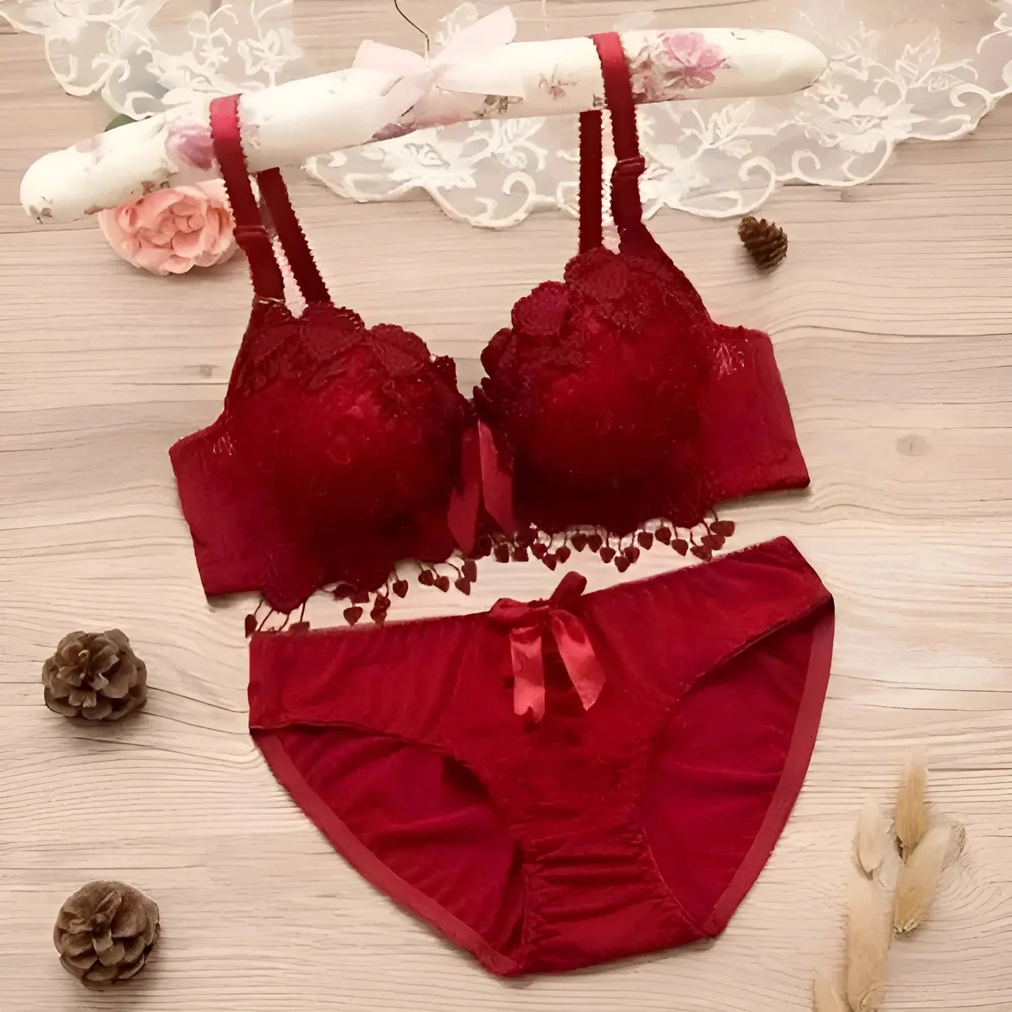 Borgogna Set di Lingerie in Pizzo con Motivo a Cuore