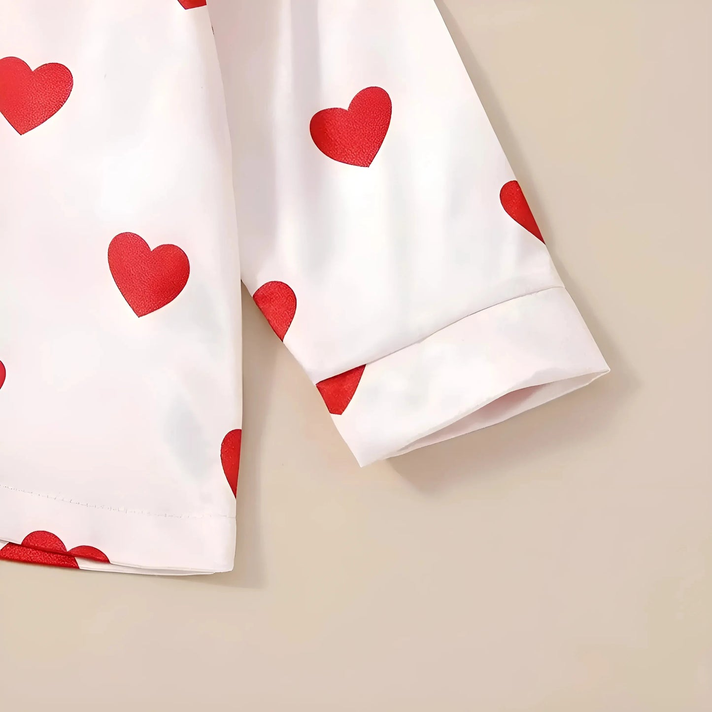 Pigiama a maniche lunghe con stampa a cuore per bambini