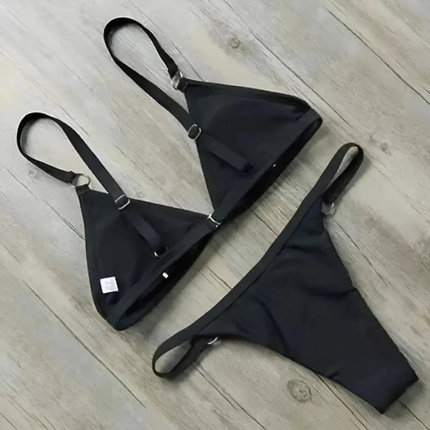 Bikini Classico a Due Pezzi con Anelli Decorativi