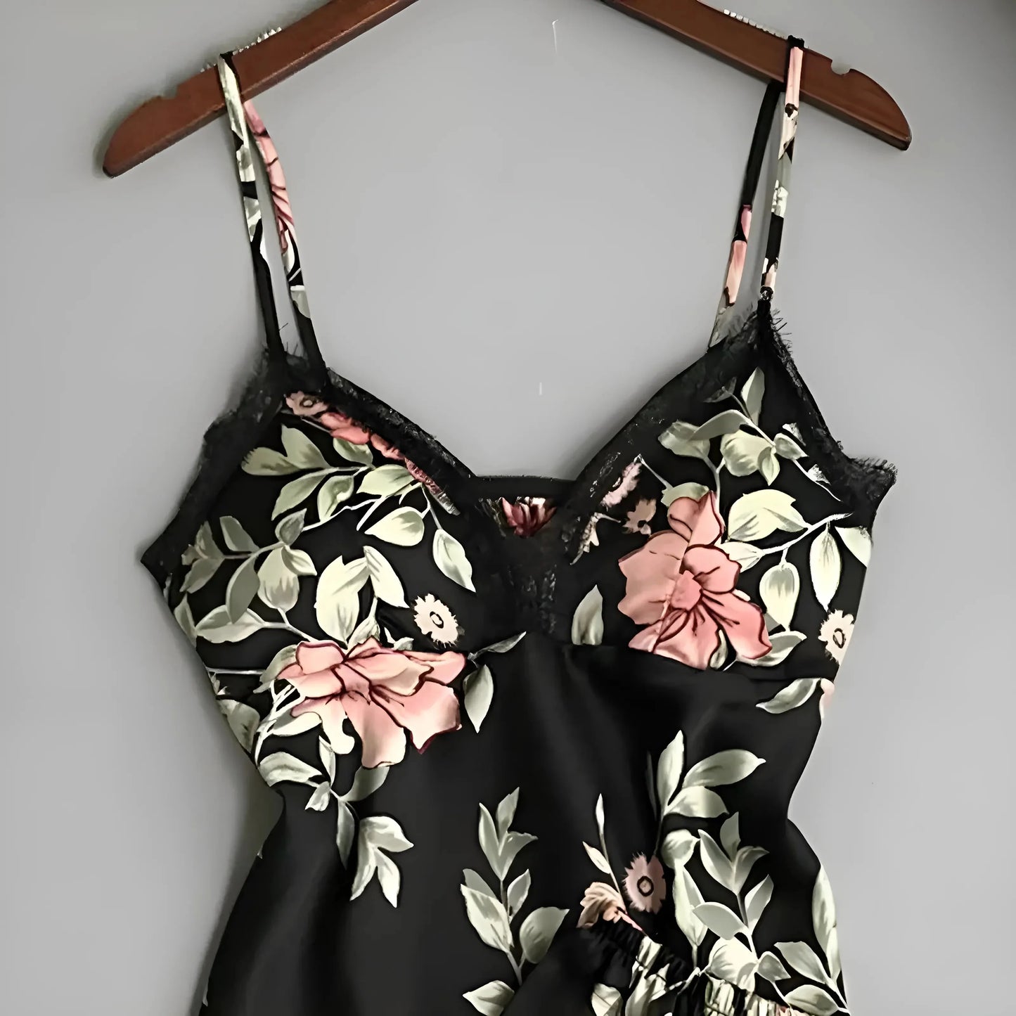 Set Pigiama Floreale con Top e Pantaloni Corti