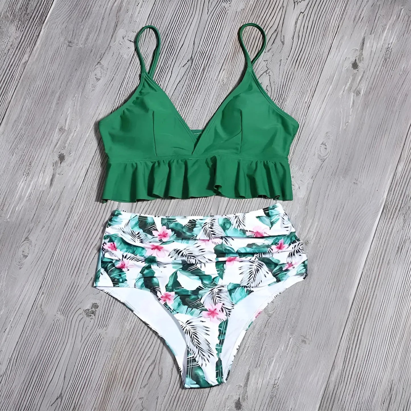 Verde Costume da bagno a due pezzi con dettagli a volant