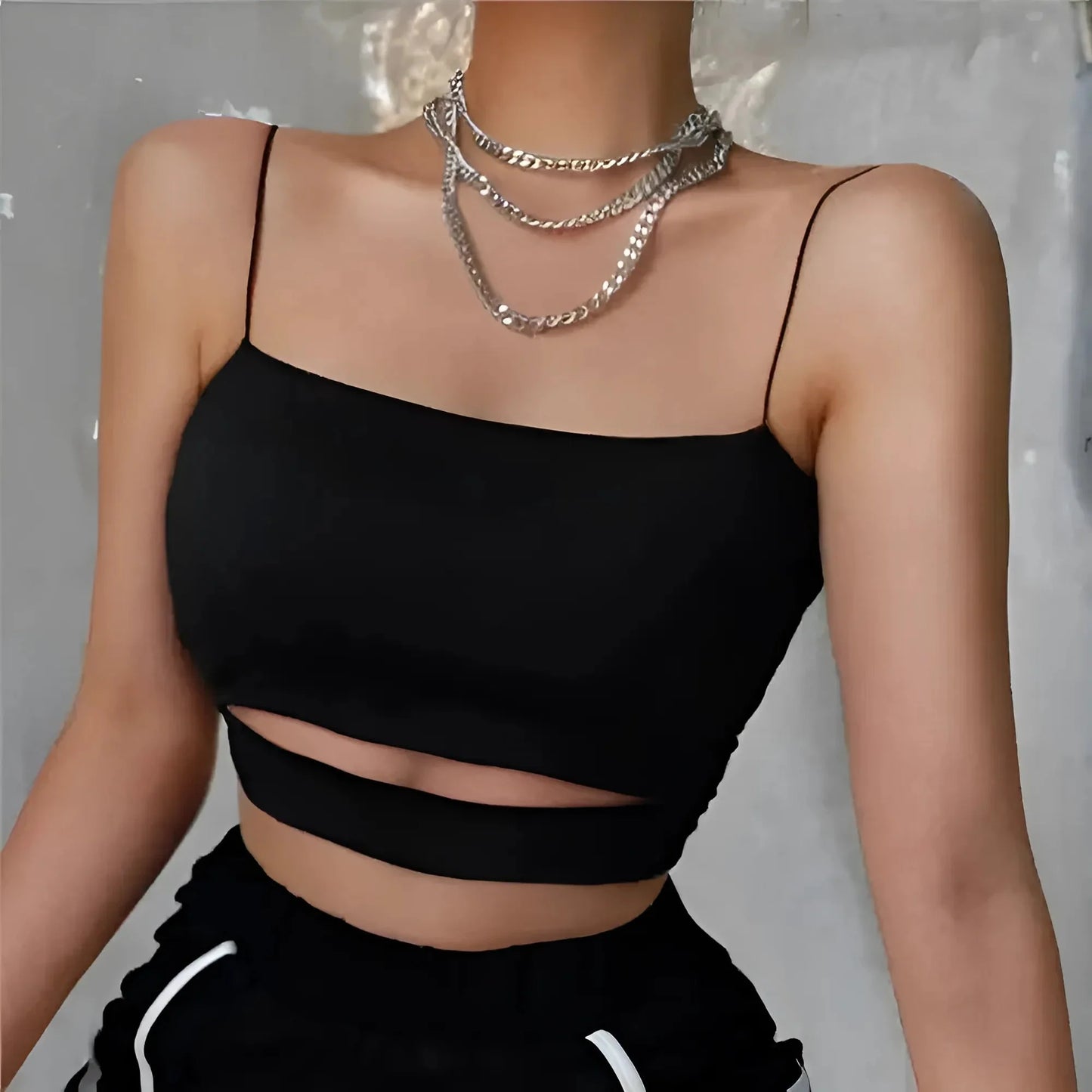 Top in pizzo con reggiseno