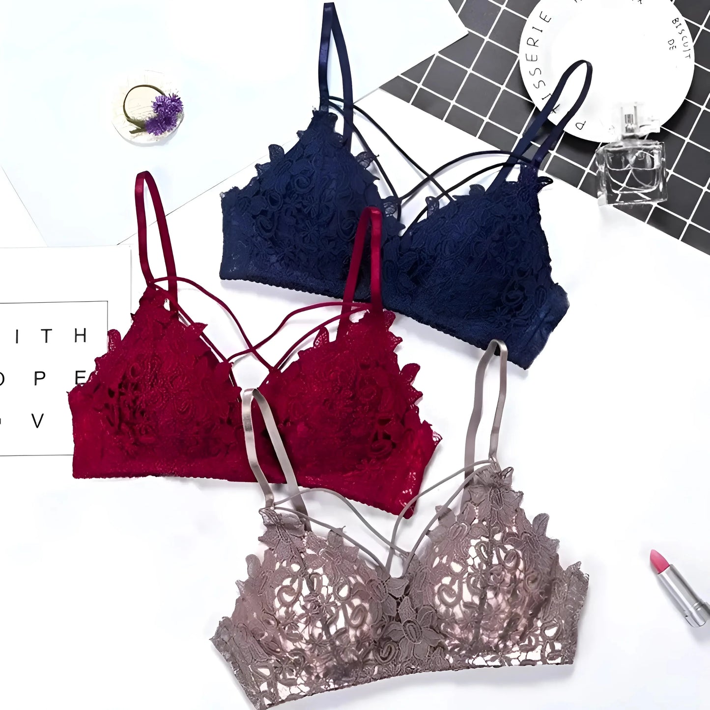Bralette in pizzo con spalline decorative