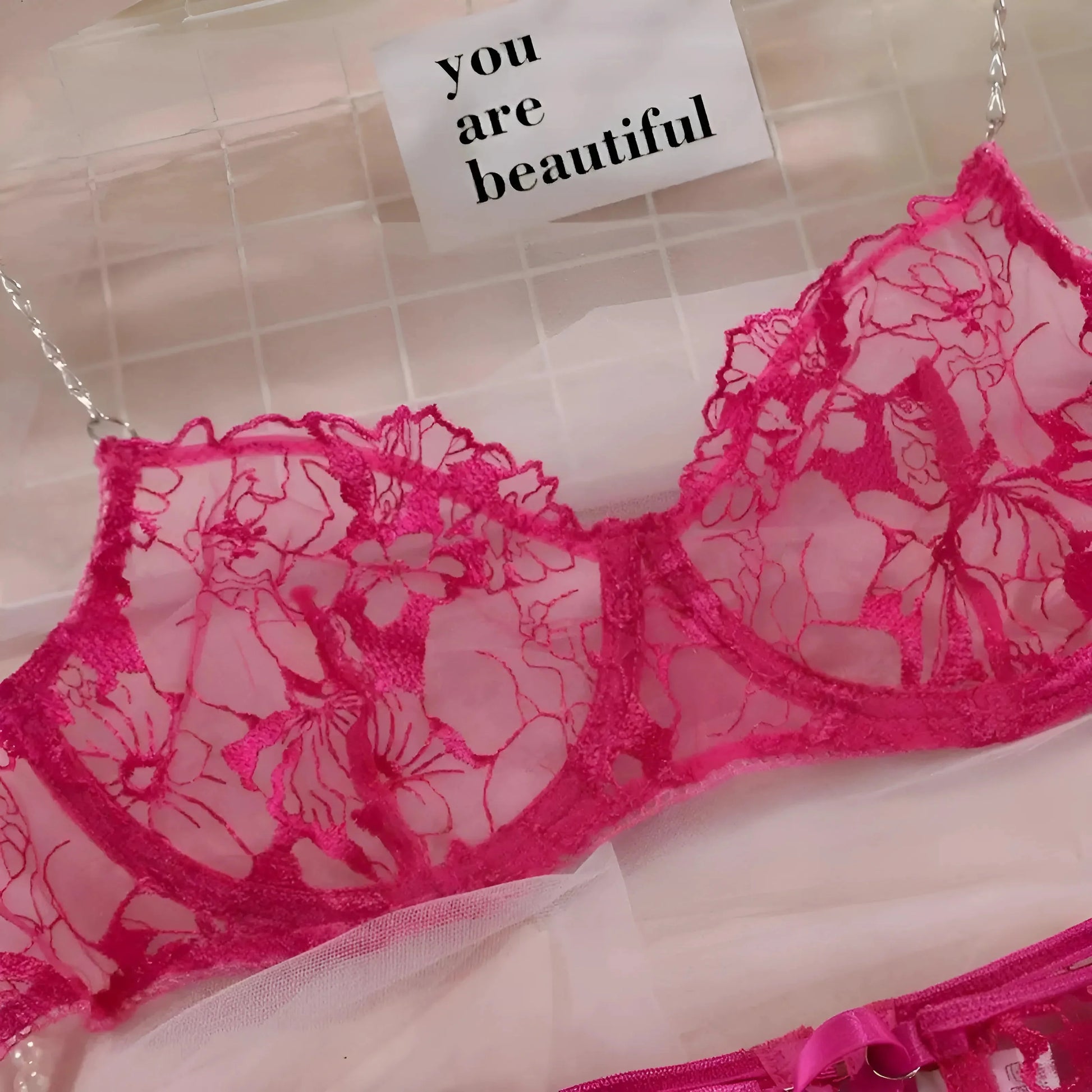 Set di Lingerie in Pizzo con Catene