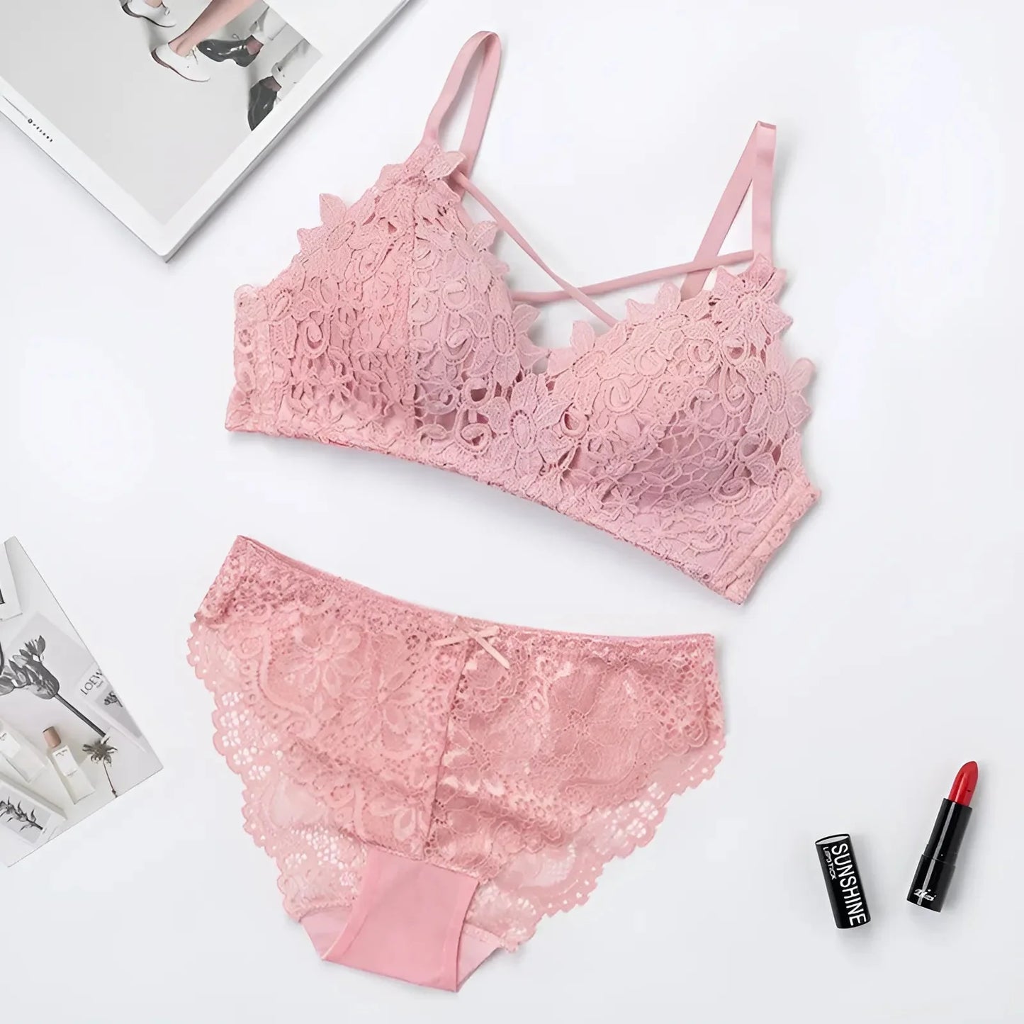 Set di Lingerie in Pizzo con Cinghie