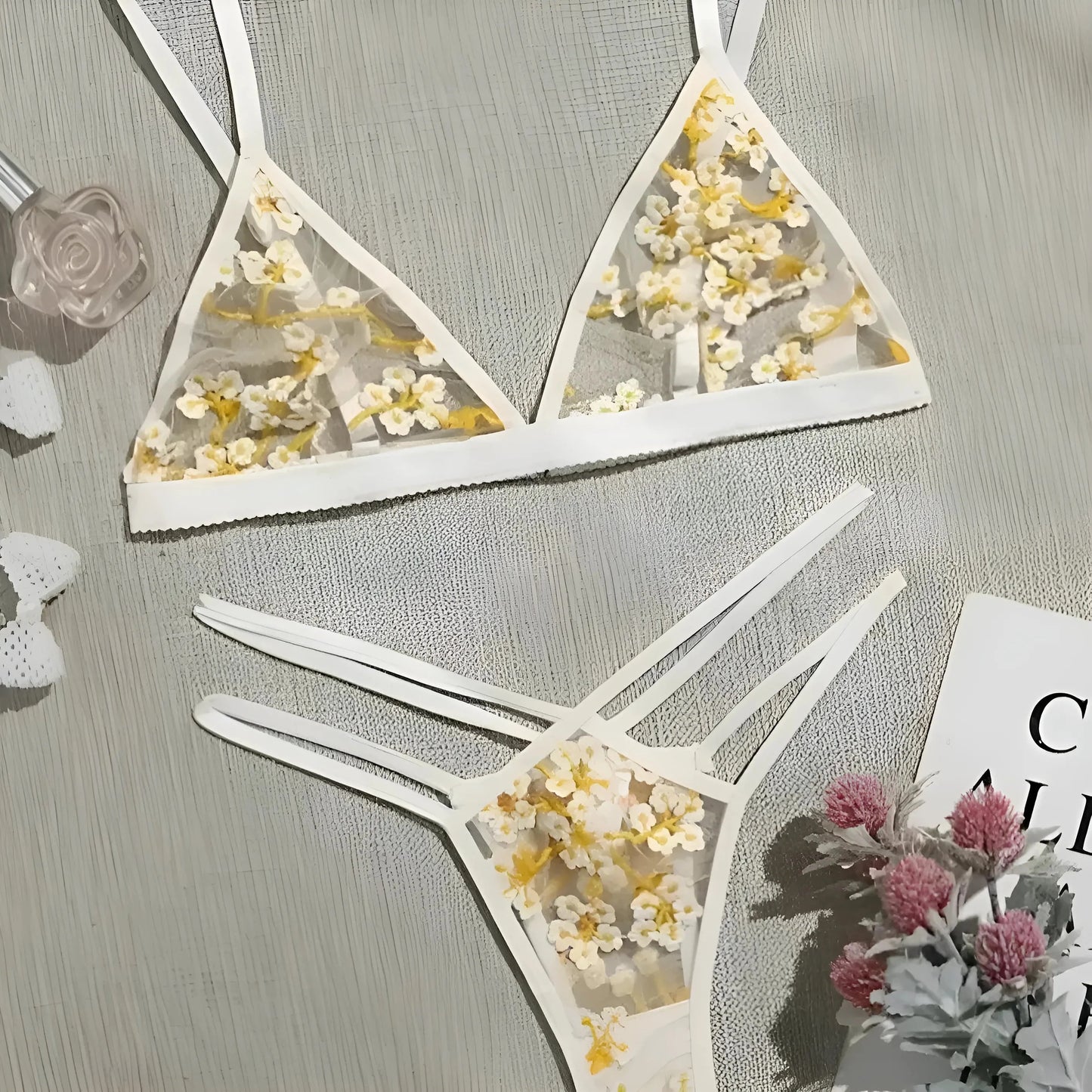 Set di Lingerie in Pizzo con Fiori Gialli