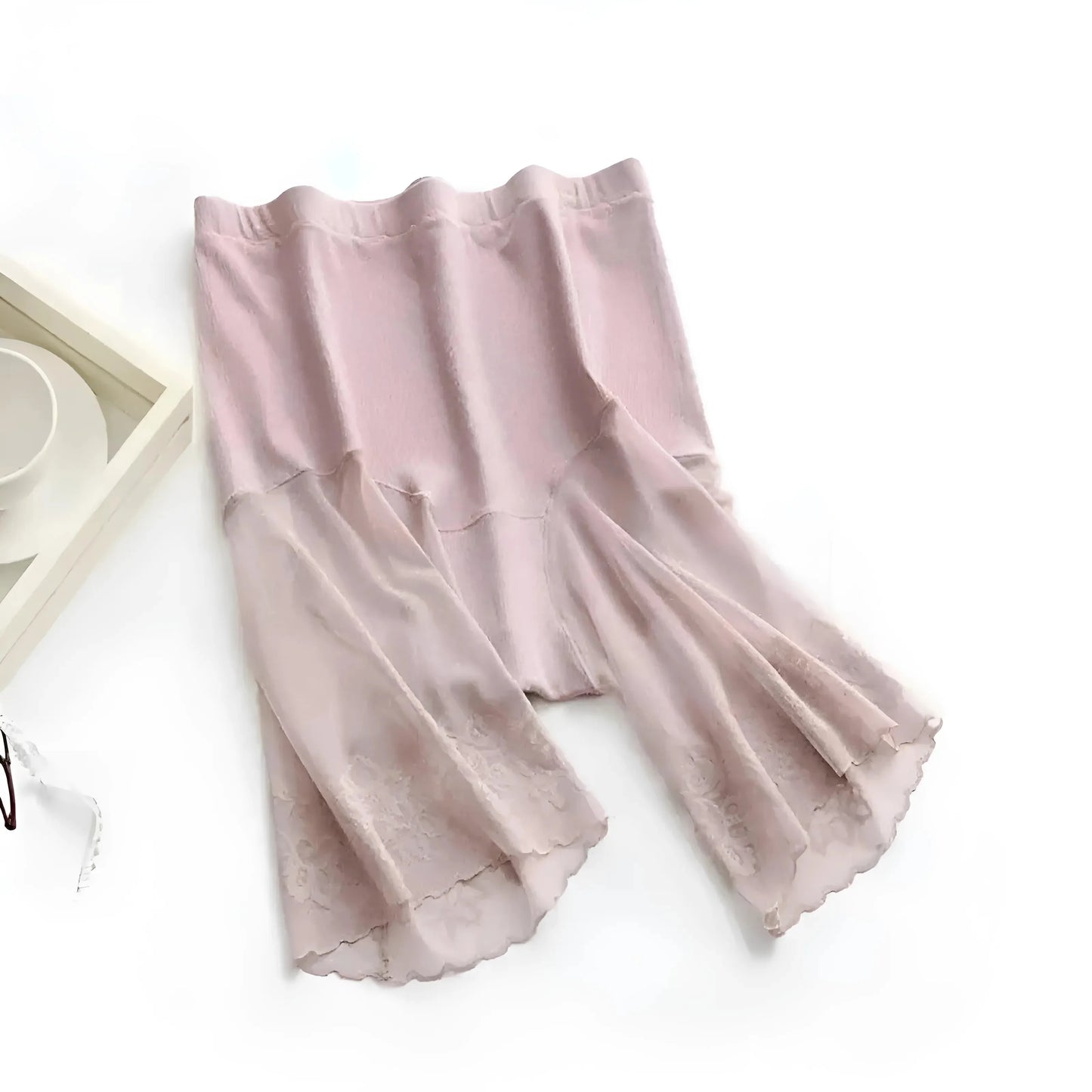 Shorts Modellanti con Pizzo