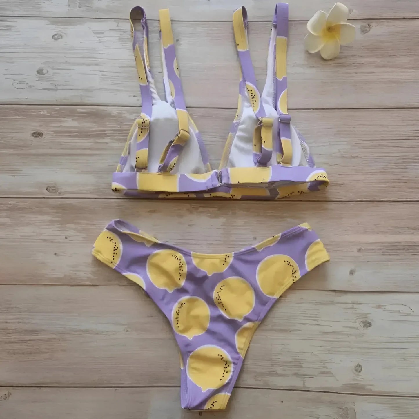 Costume da bagno due pezzi con stampa di limoni