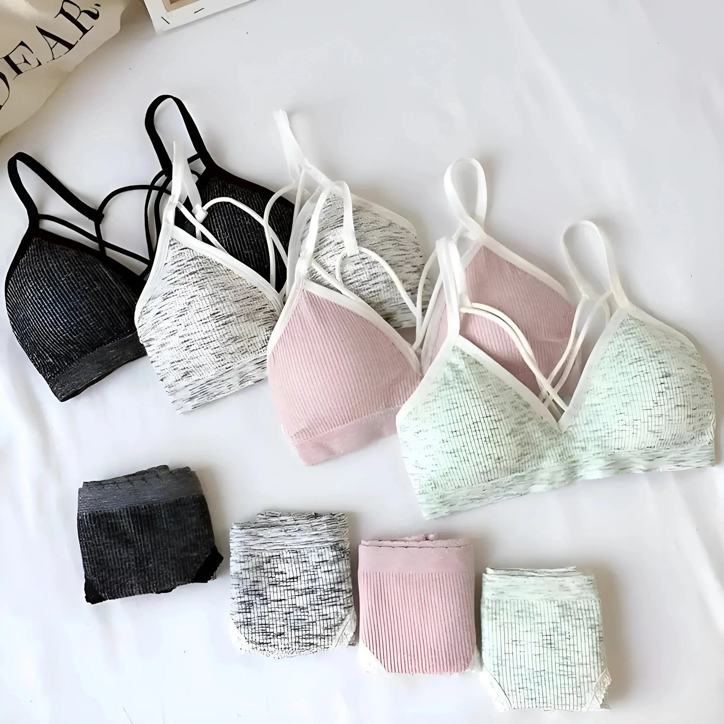 Set di Lingerie con Cinghie sul Décolleté