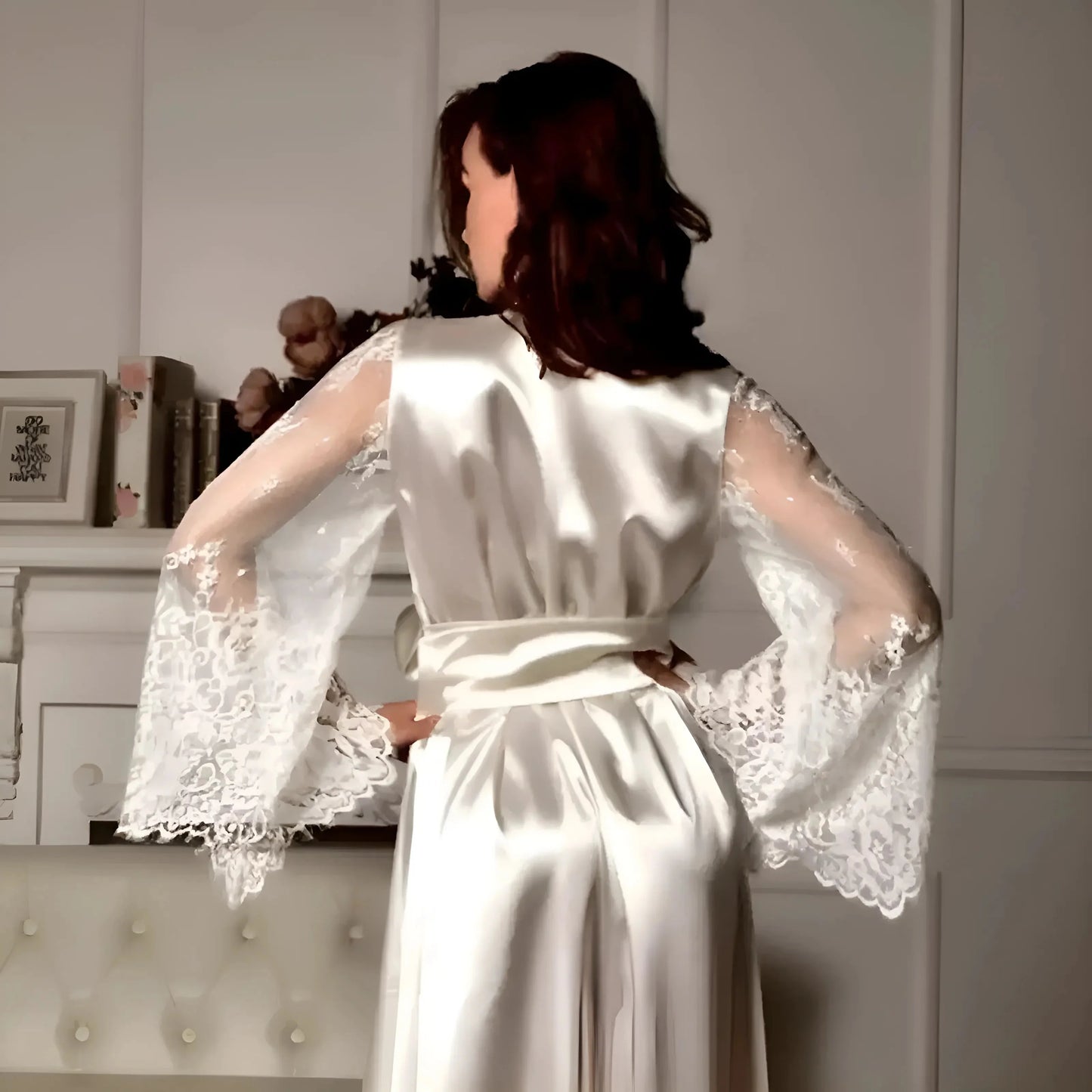 Accappatoio lungo in satin con pizzo