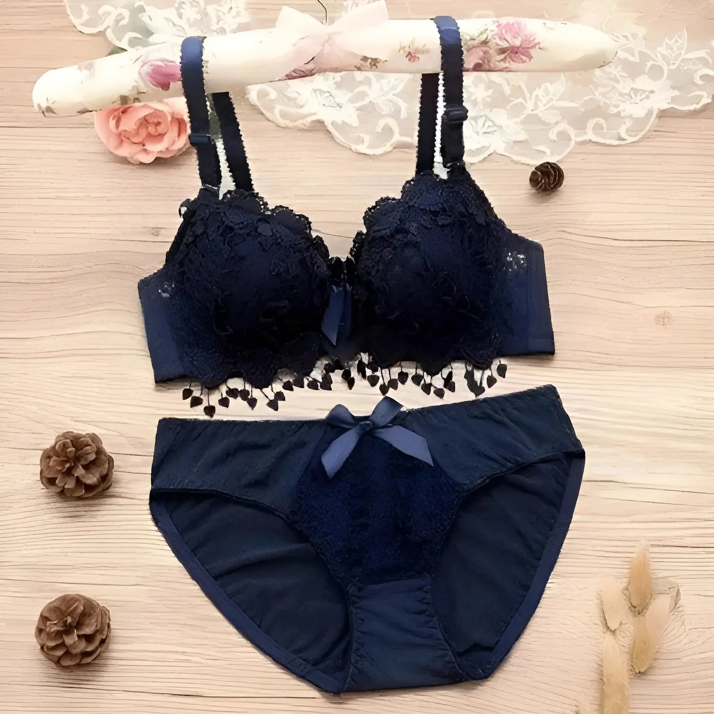 Blu Marino Set di Lingerie in Pizzo con Motivo a Cuore