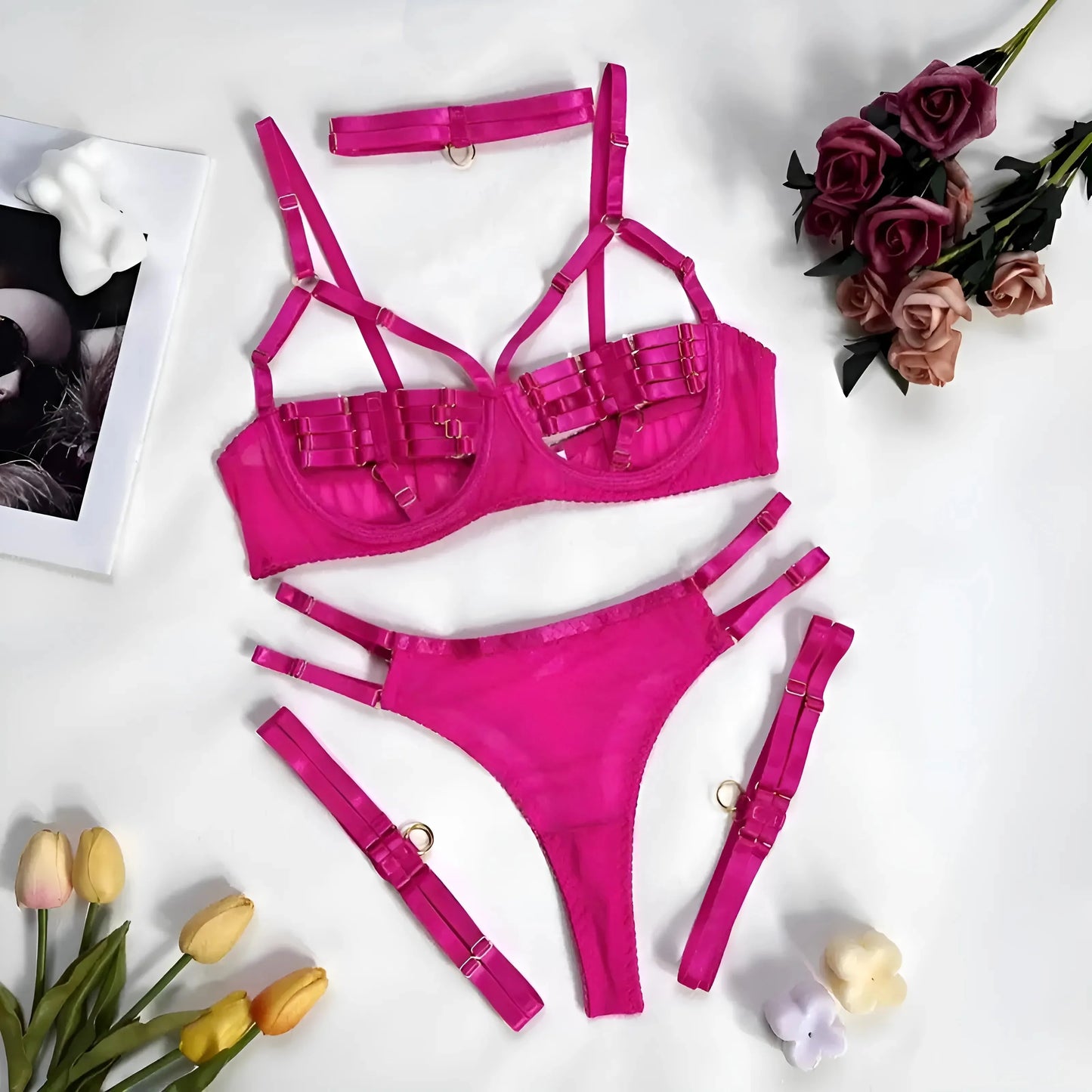 Rosa Set di Lingerie a 4 Pezzi con Cinghie Decorative