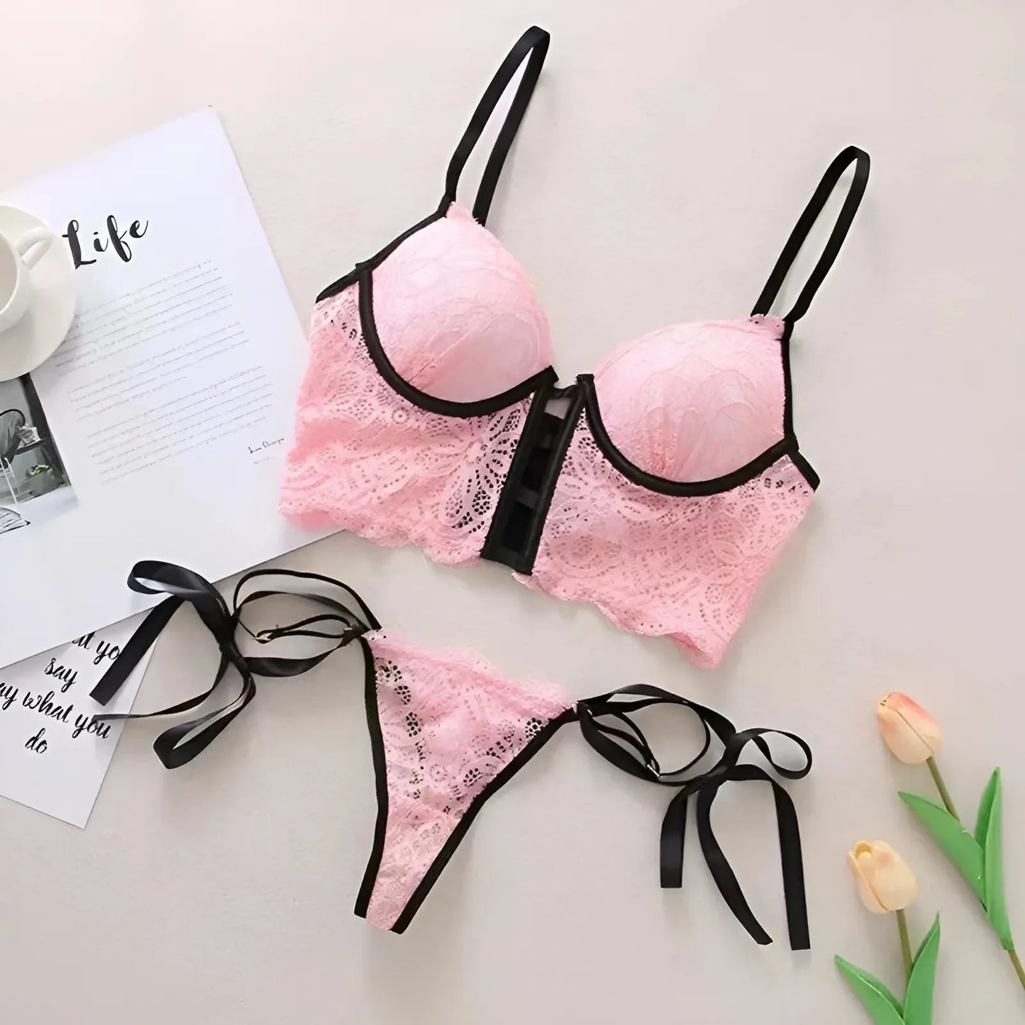 Rosa Set di Lingerie in Pizzo con Accenti Neri
