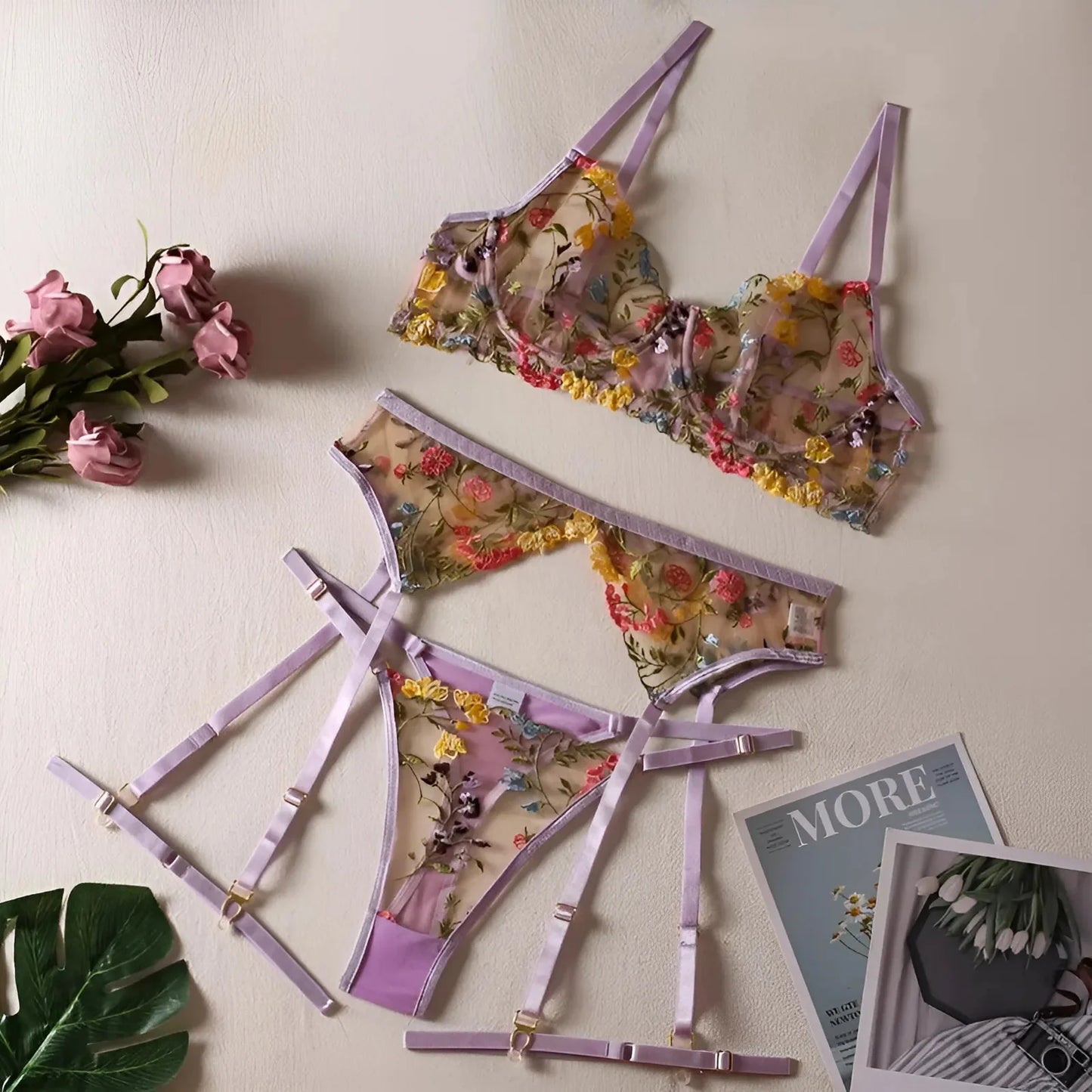Viola Set di Lingerie in Pizzo con Fiori Ricamati