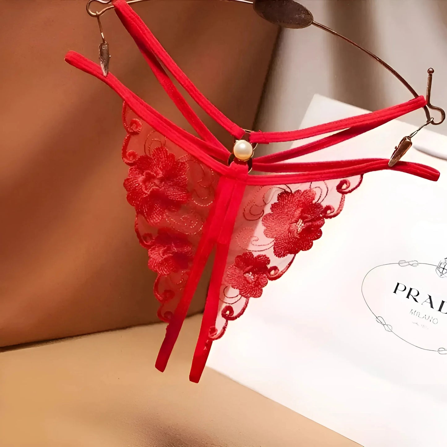 Rosso Mutandine in pizzo con design floreale