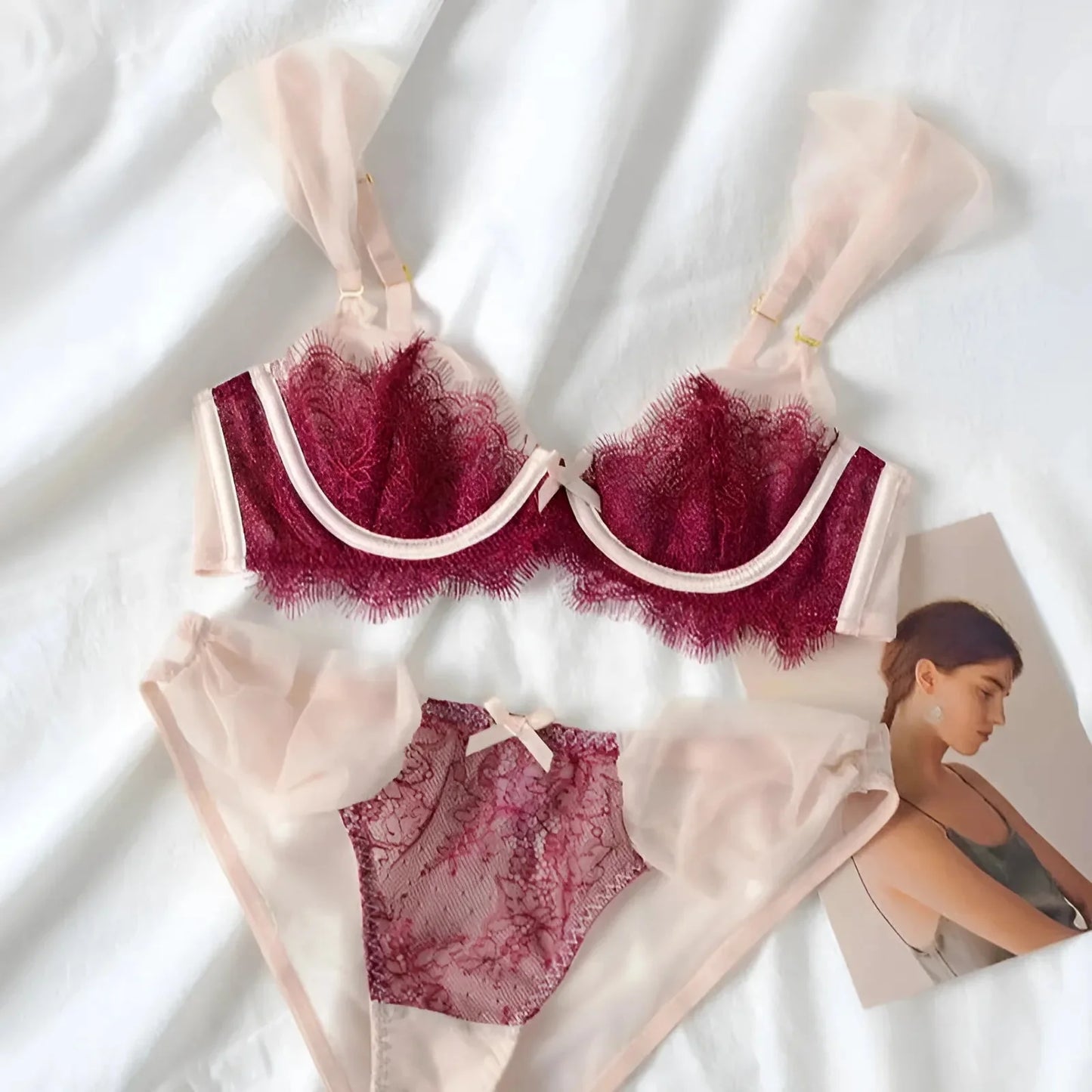 Rosso Set di Lingerie in Pizzo con Rete Decorativa