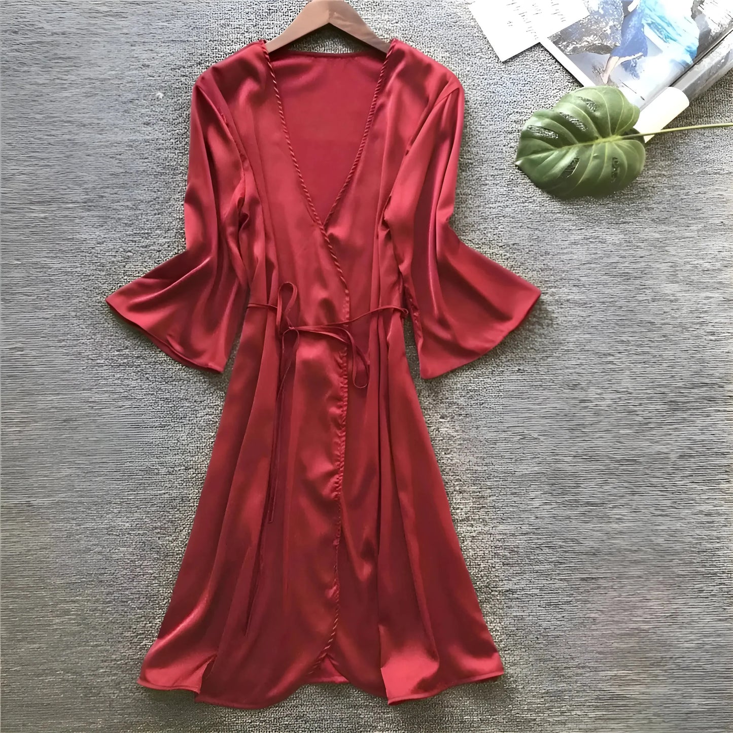 Rosso Accappatoio in Satin Pinafore