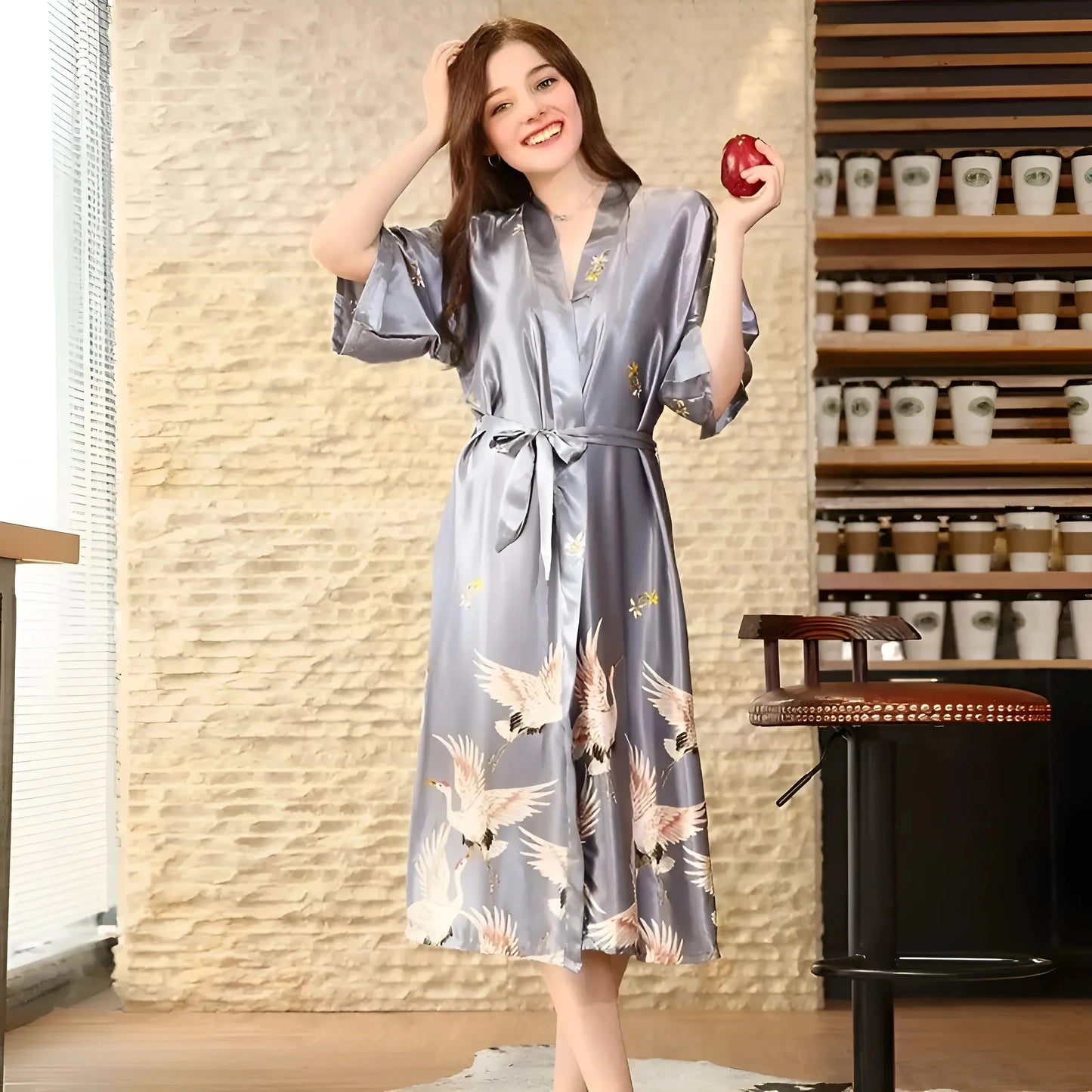 Accappatoio lungo in satin con cintura a cravatta