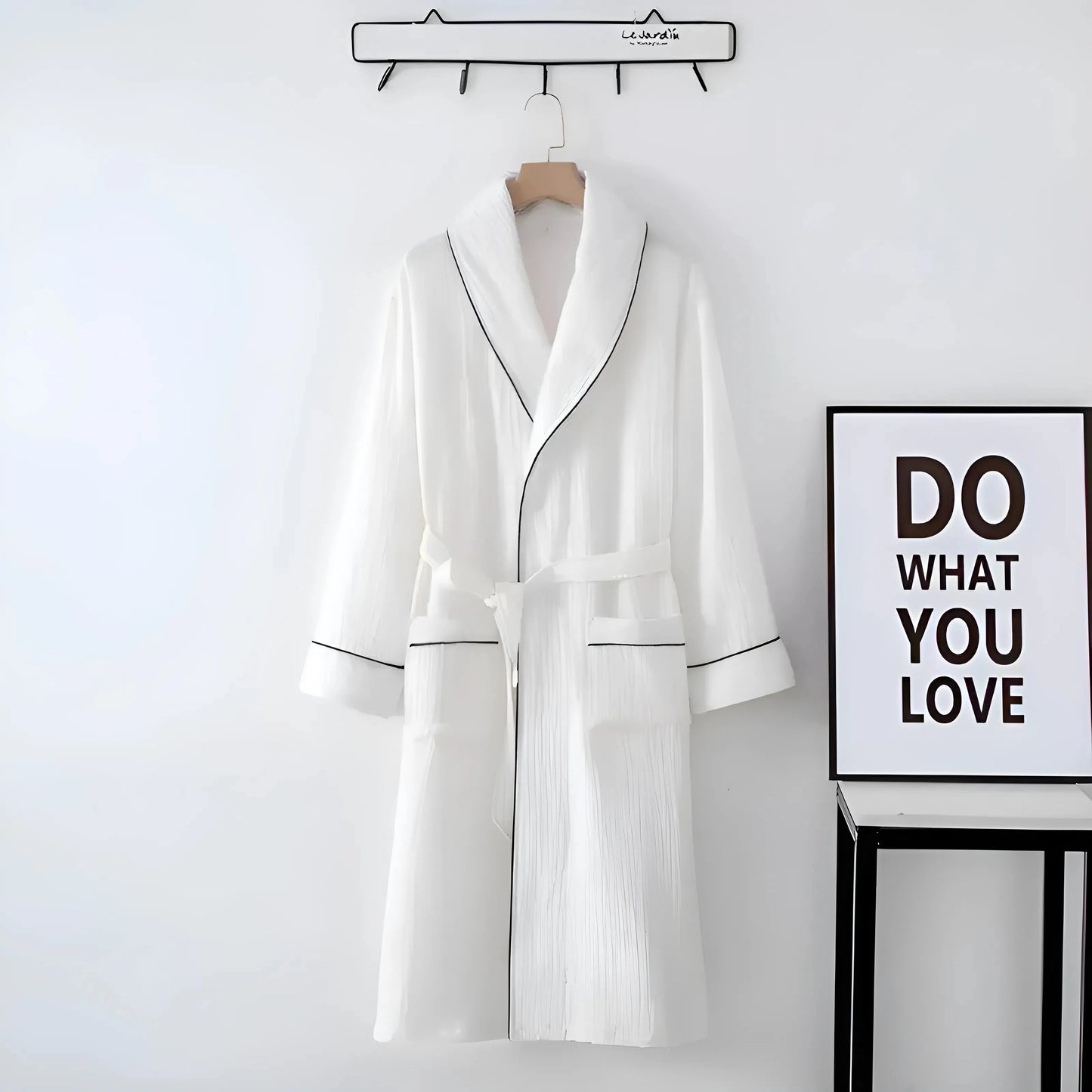 Bianco Accappatoio con Bordo Decorativo