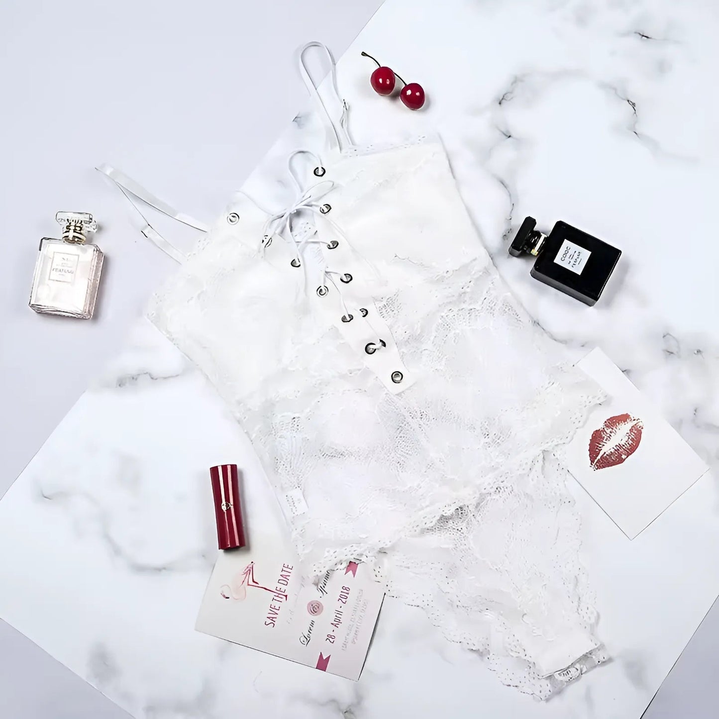 Bianco Body in pizzo con dettaglio al collo