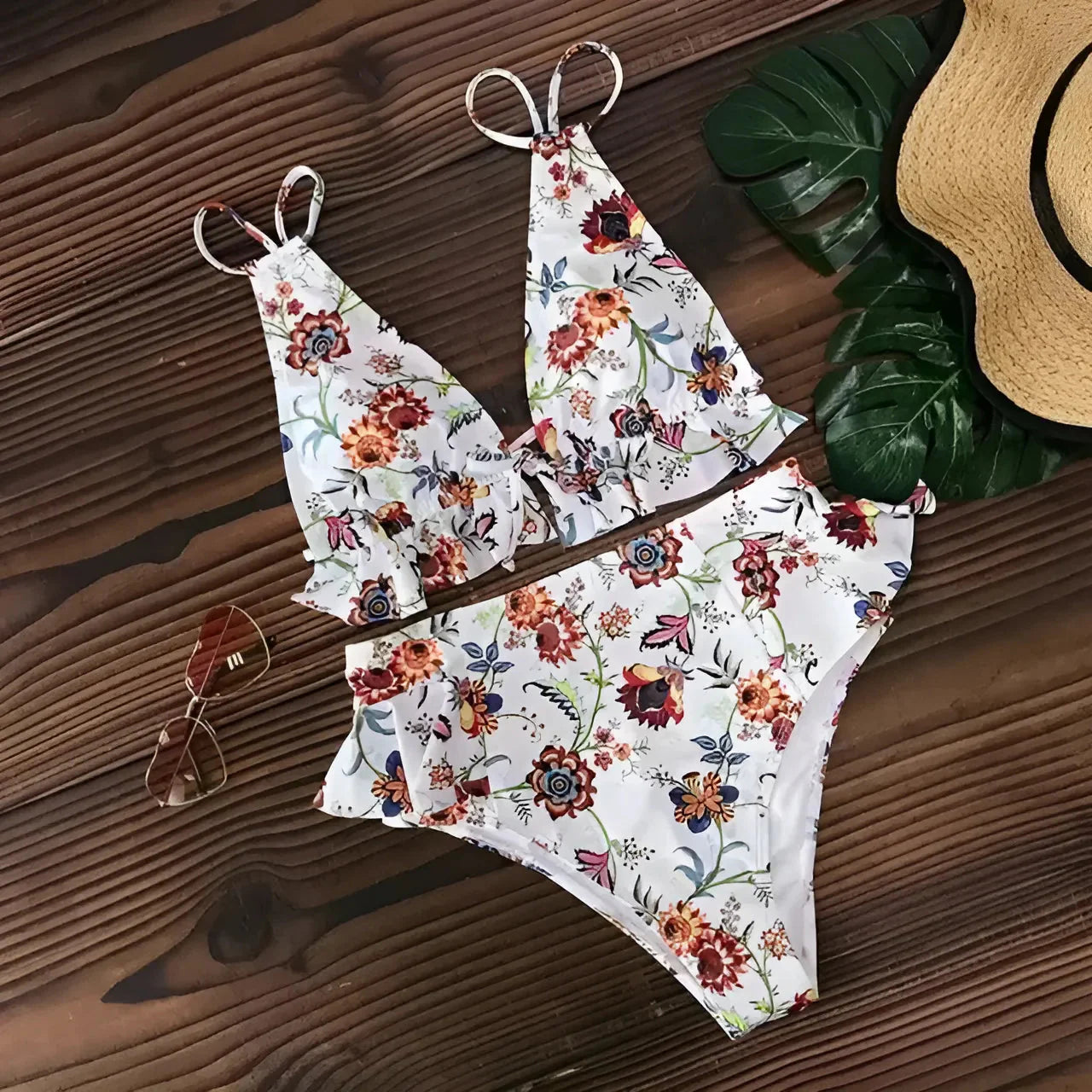 Bianco Costume da bagno a due pezzi con delicate rouches