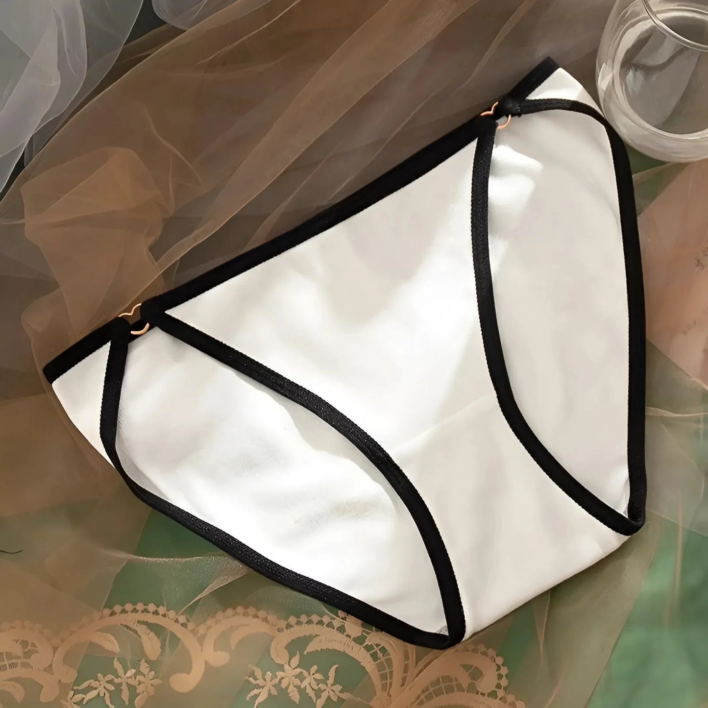 Bianco Mutandine da donna con rifiniture decorative