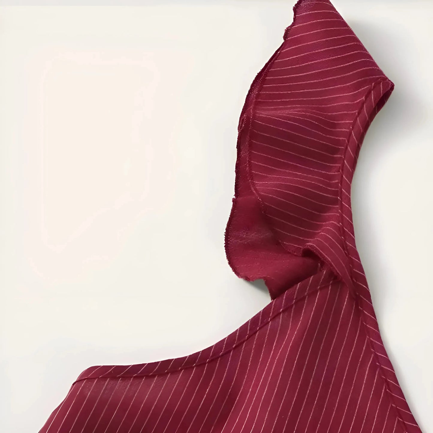 Pigiama da donna con spalline decorative