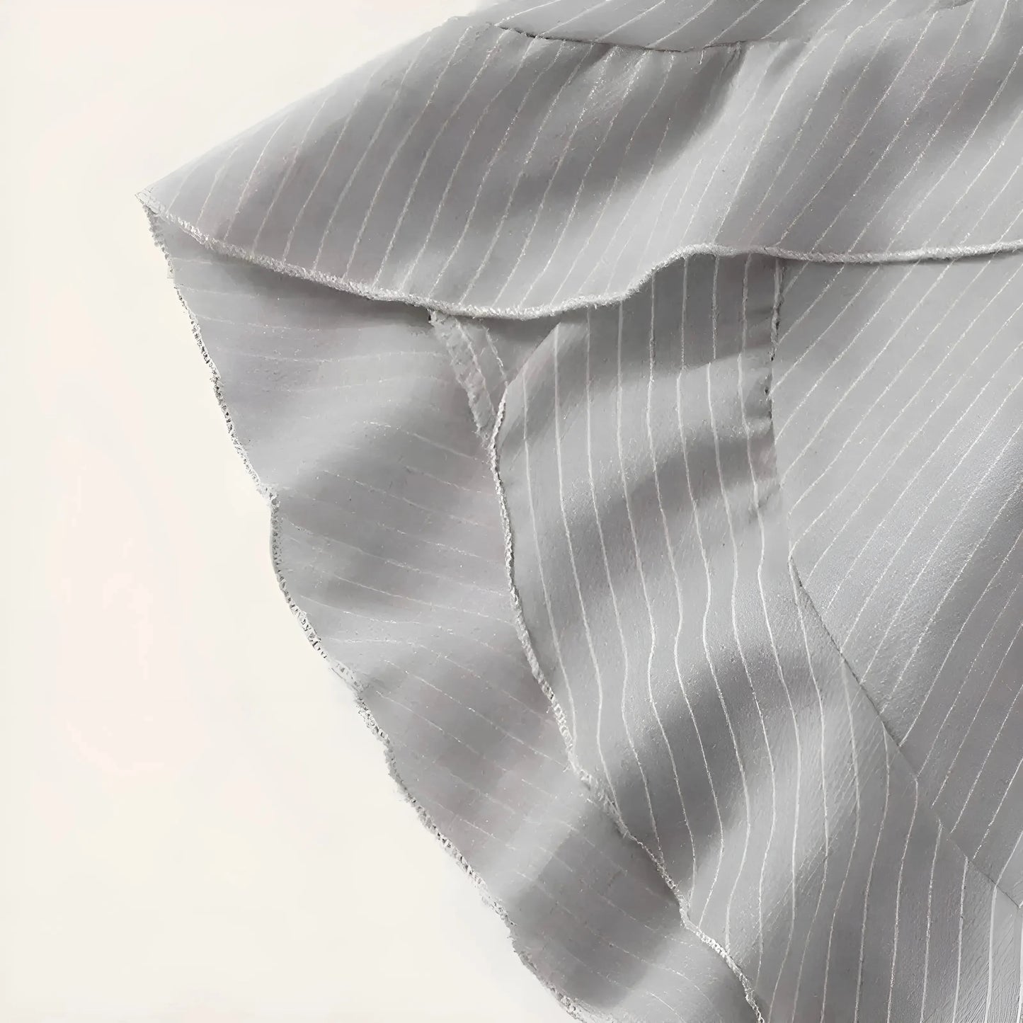 Pigiama da donna con spalline decorative