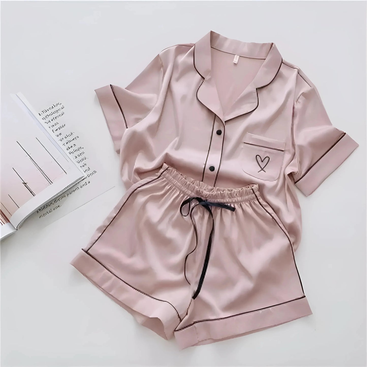 Pigiama da donna in satin con camicia e pantaloni corti