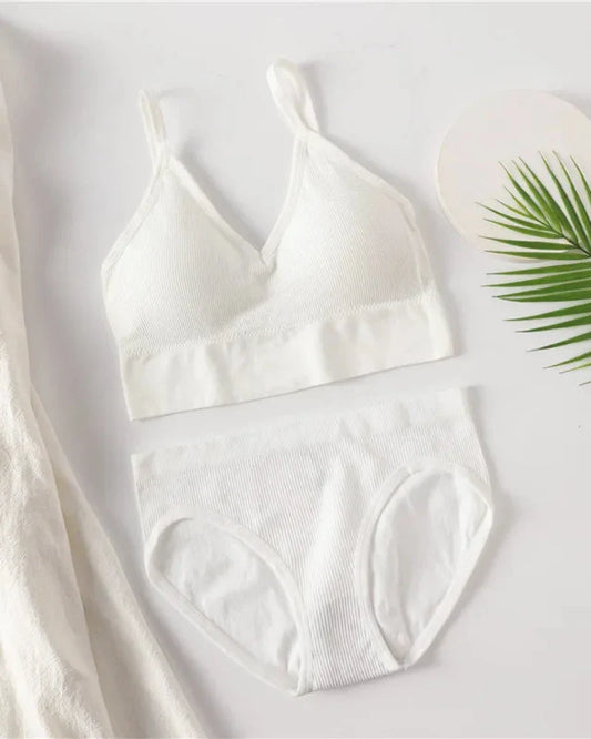 Completo di lingerie a righe classico