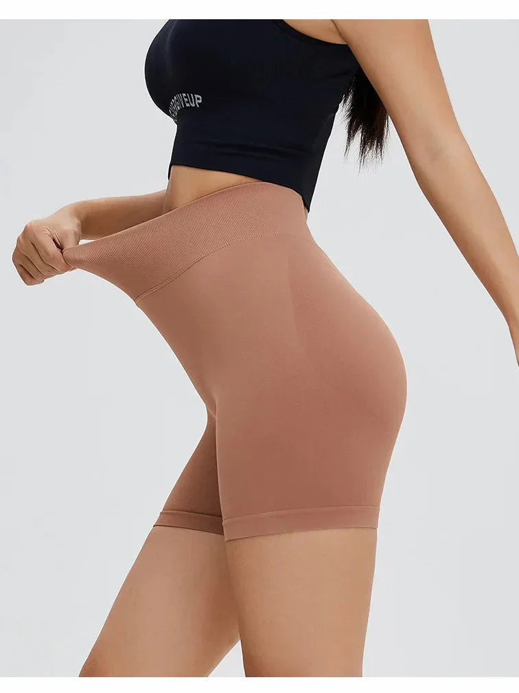 Pantaloni sportivi corti