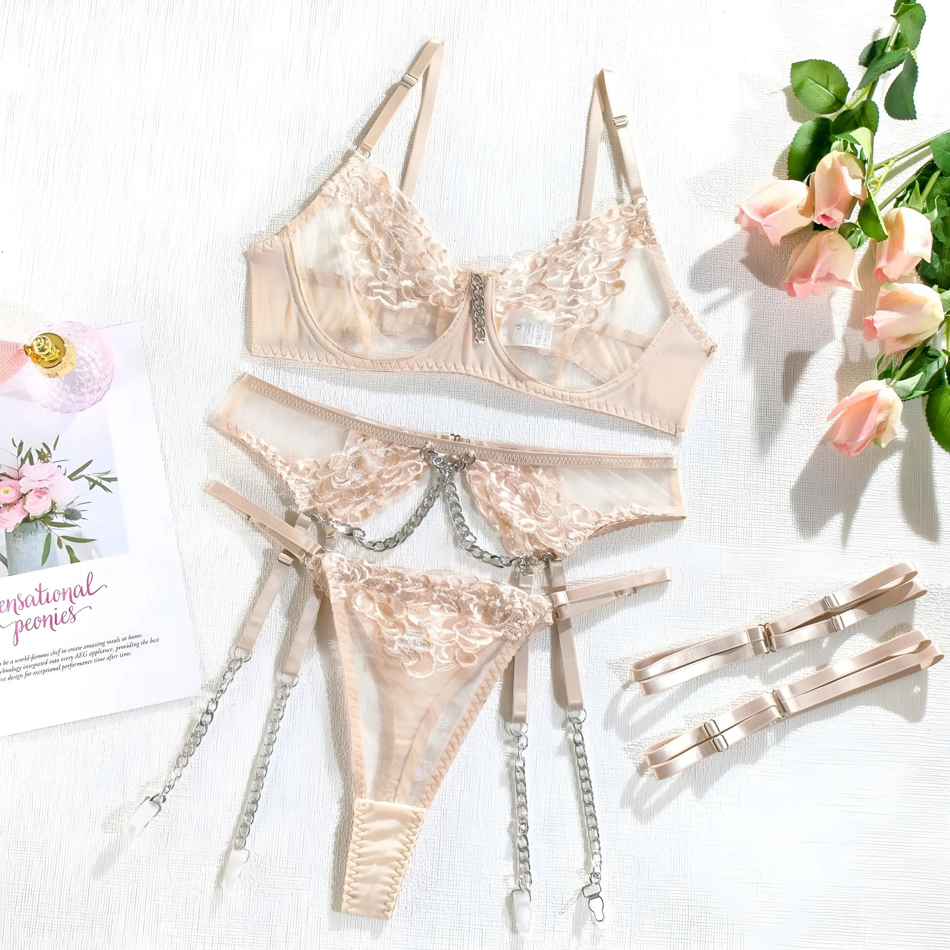 Beige Set di Lingerie in Pizzo a 3 Pezzi con Catene