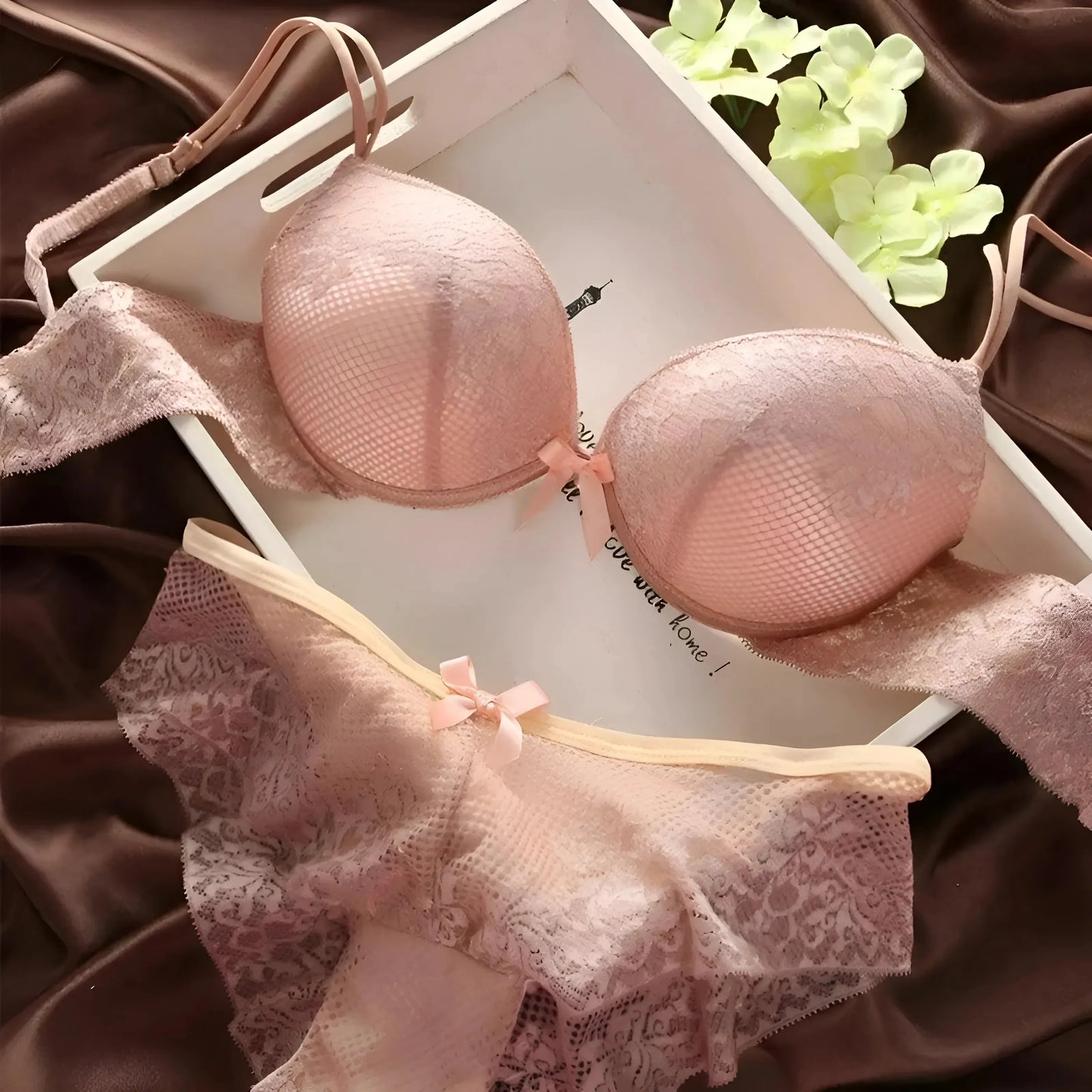 Beige Set di Lingerie in Pizzo Classico