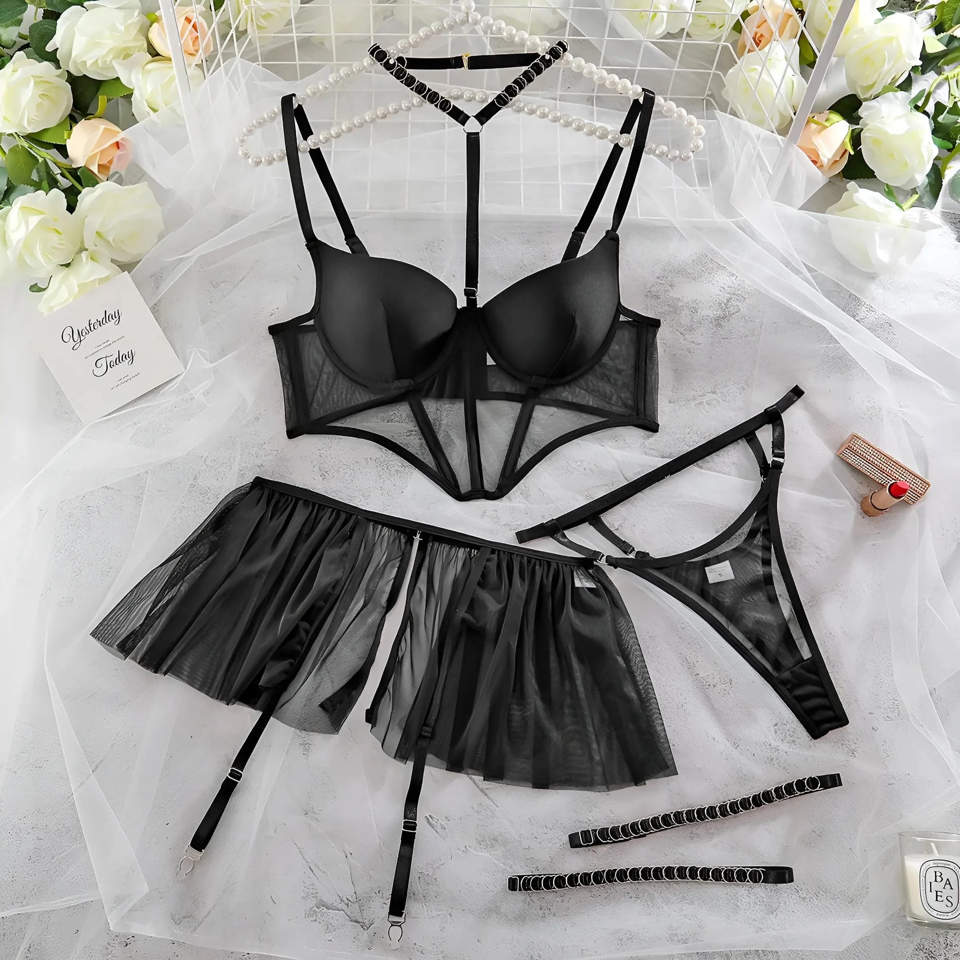 Nero Set di Lingerie a 3 Pezzi con Volant Decorativo