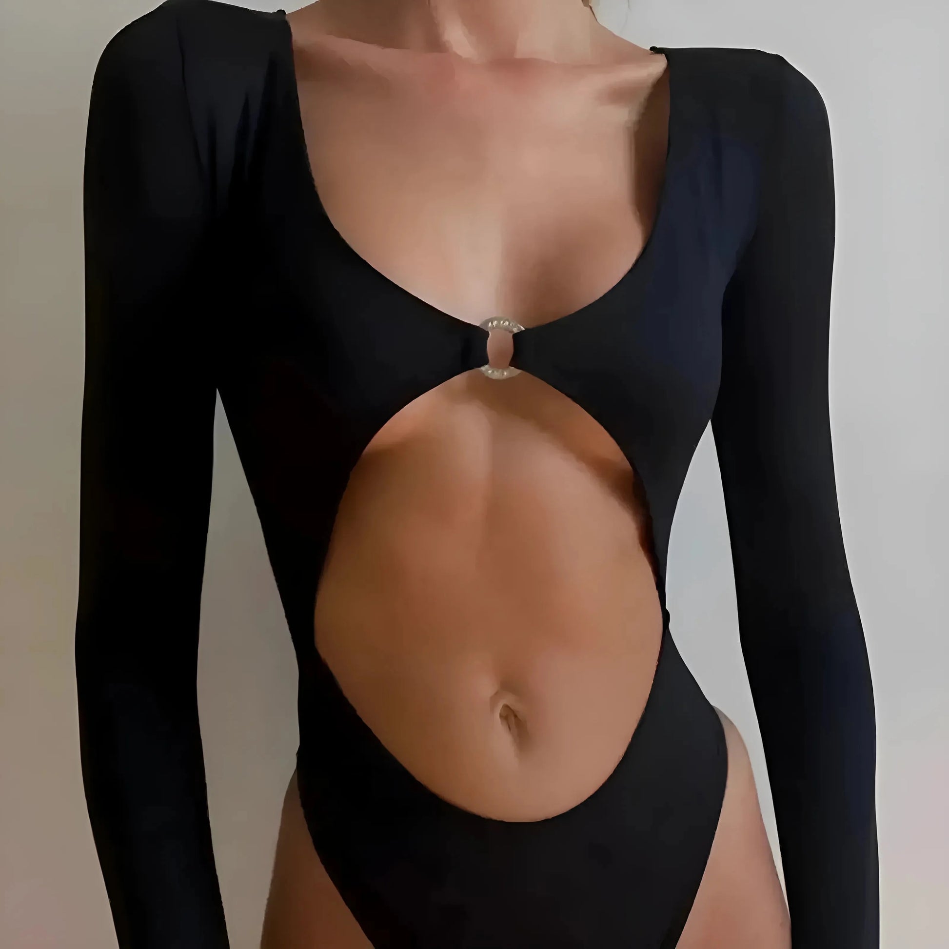 Nero Corpo con Taglio in Vita