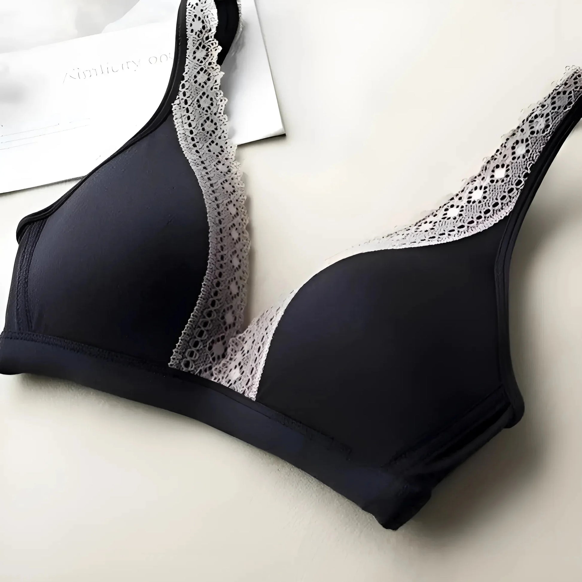 Nero Reggiseno a triangolo in pizzo