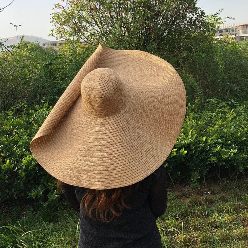 Cappello da spiaggia con ampio bordo