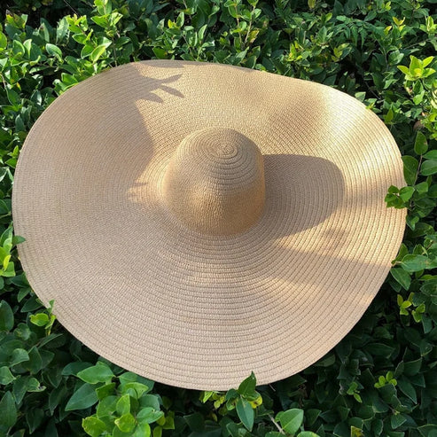 Cappello da spiaggia con ampio bordo - beige scuro