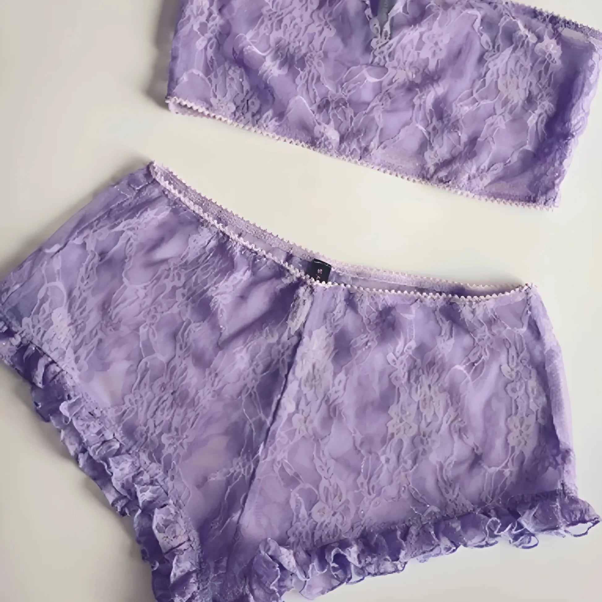 Viola Set di Lingerie in Pizzo con Volant
