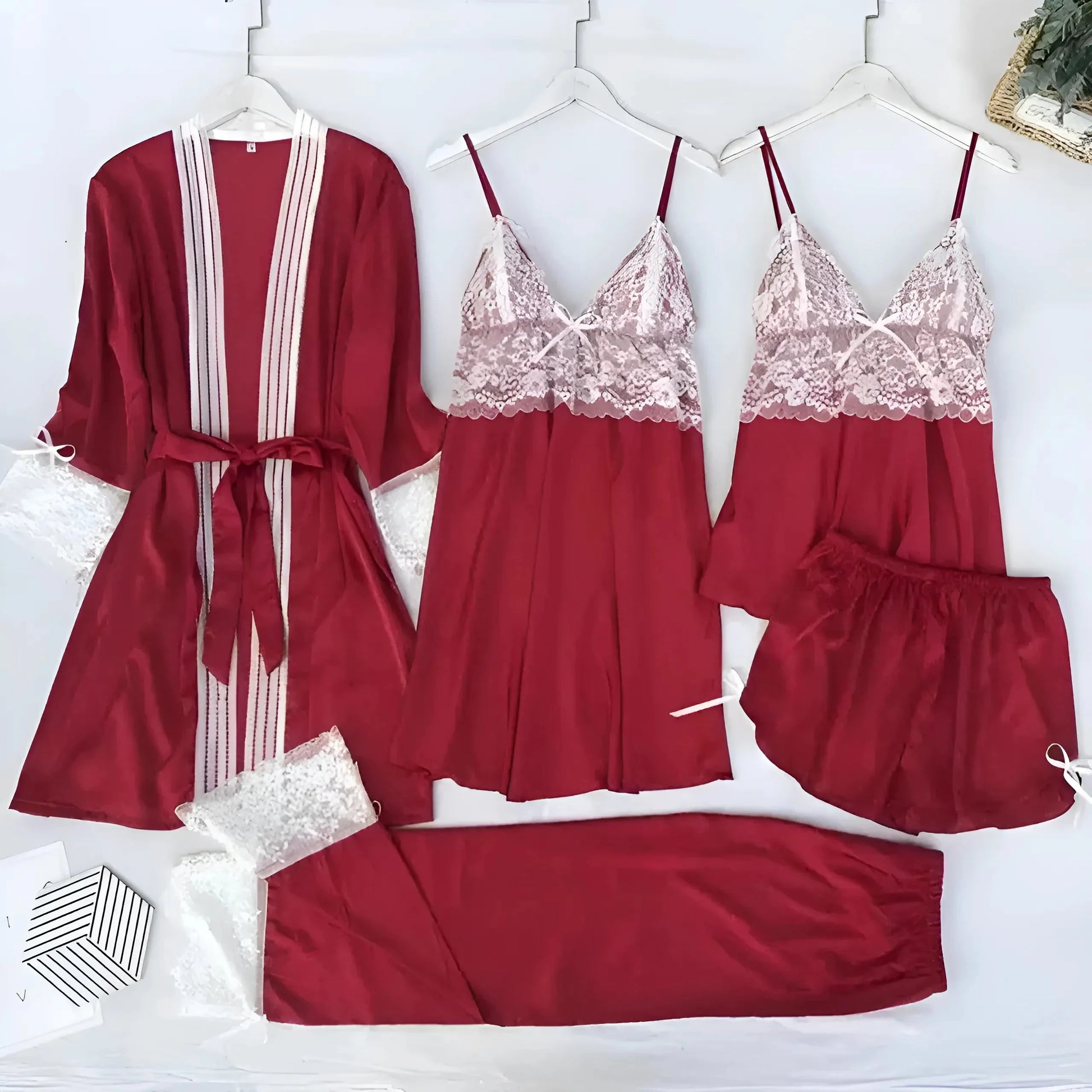 Rosso Set da notte in satin a cinque pezzi