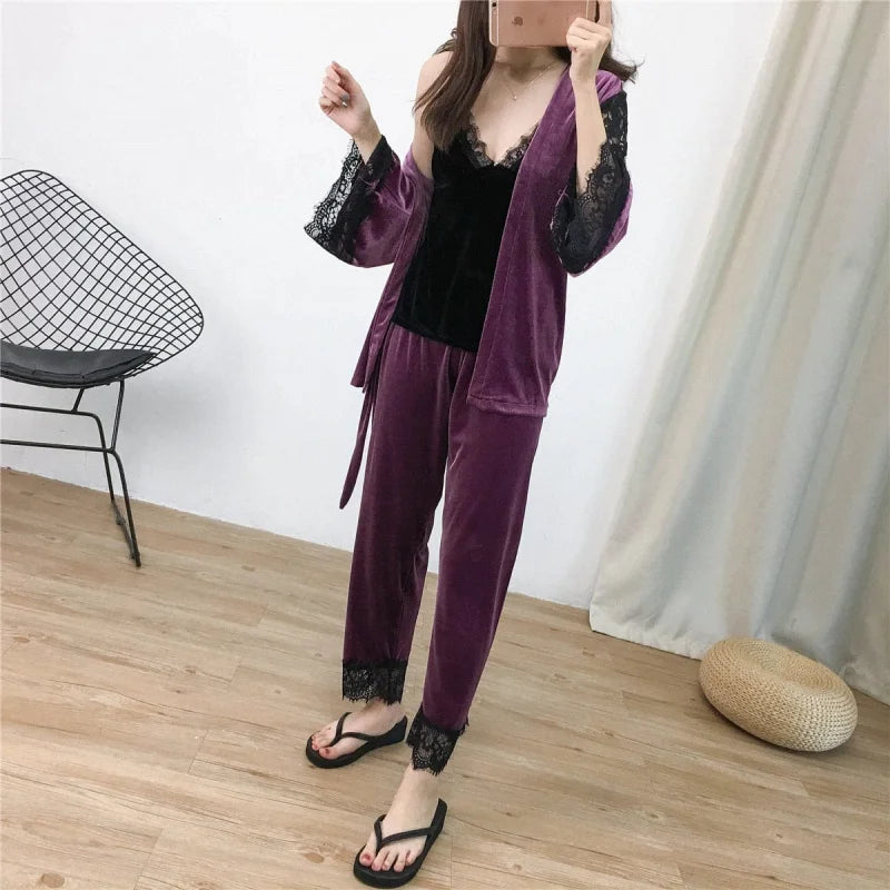 Set di abbigliamento da notte composto da tre pezzi con pizzo - viola / s