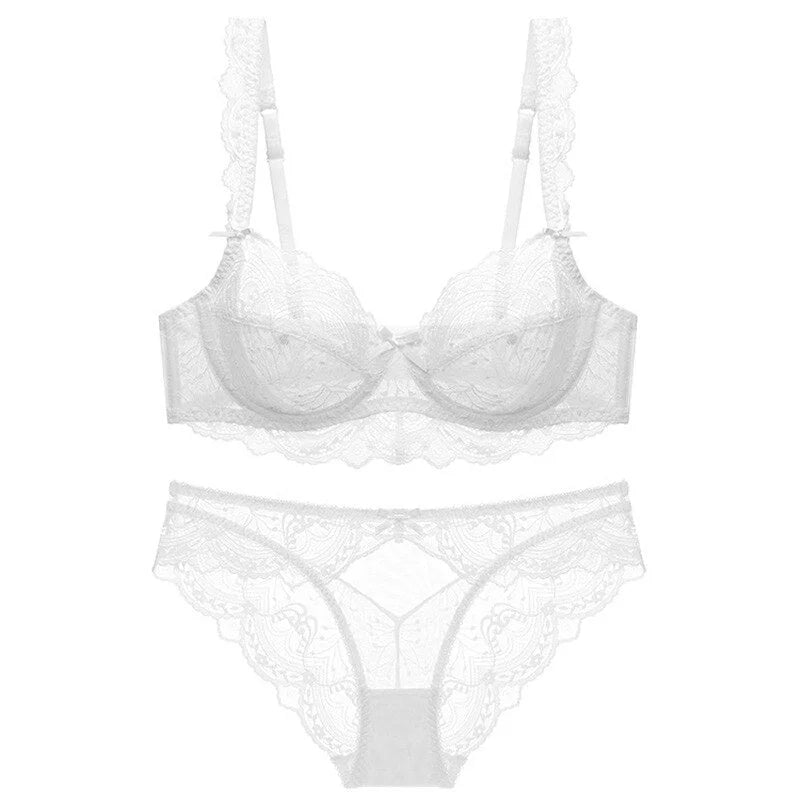 Set di lingerie in pizzo con mutandine