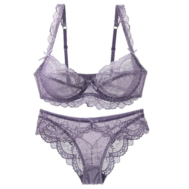 Set di lingerie in pizzo con mutandine