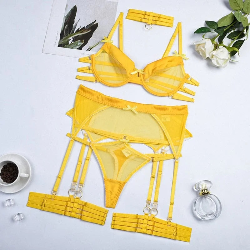 Set di lingerie in rete composto da 3 pezzi con cinghie