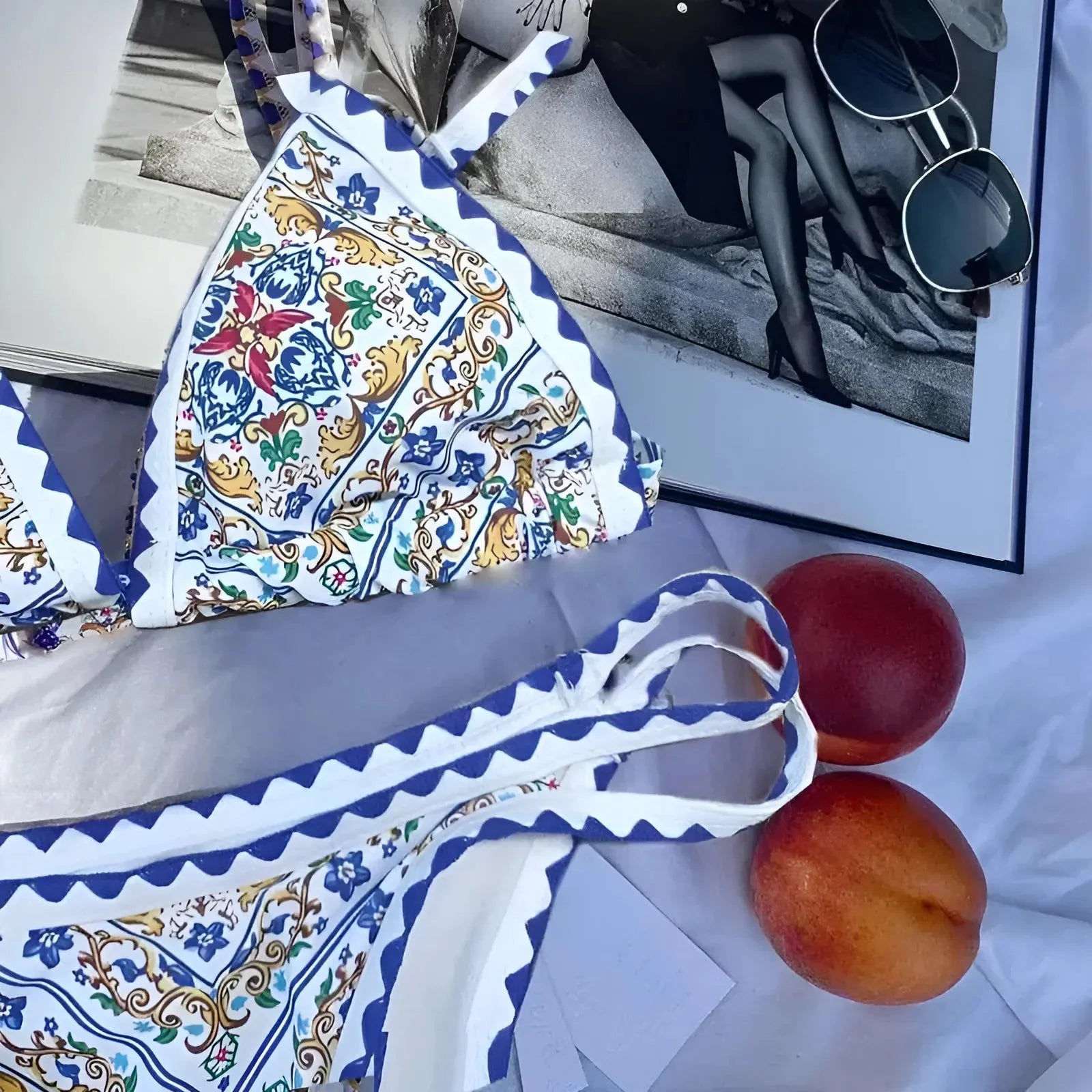  Set bikini a due pezzi con stampa geometrica